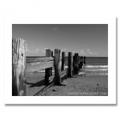 Old Groyne towards Wight (mono)